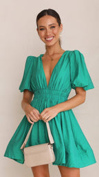 Spring Pleated Mini Dress™ – Elegante Frühlingslooks mit luftiger Leichtigkeit
