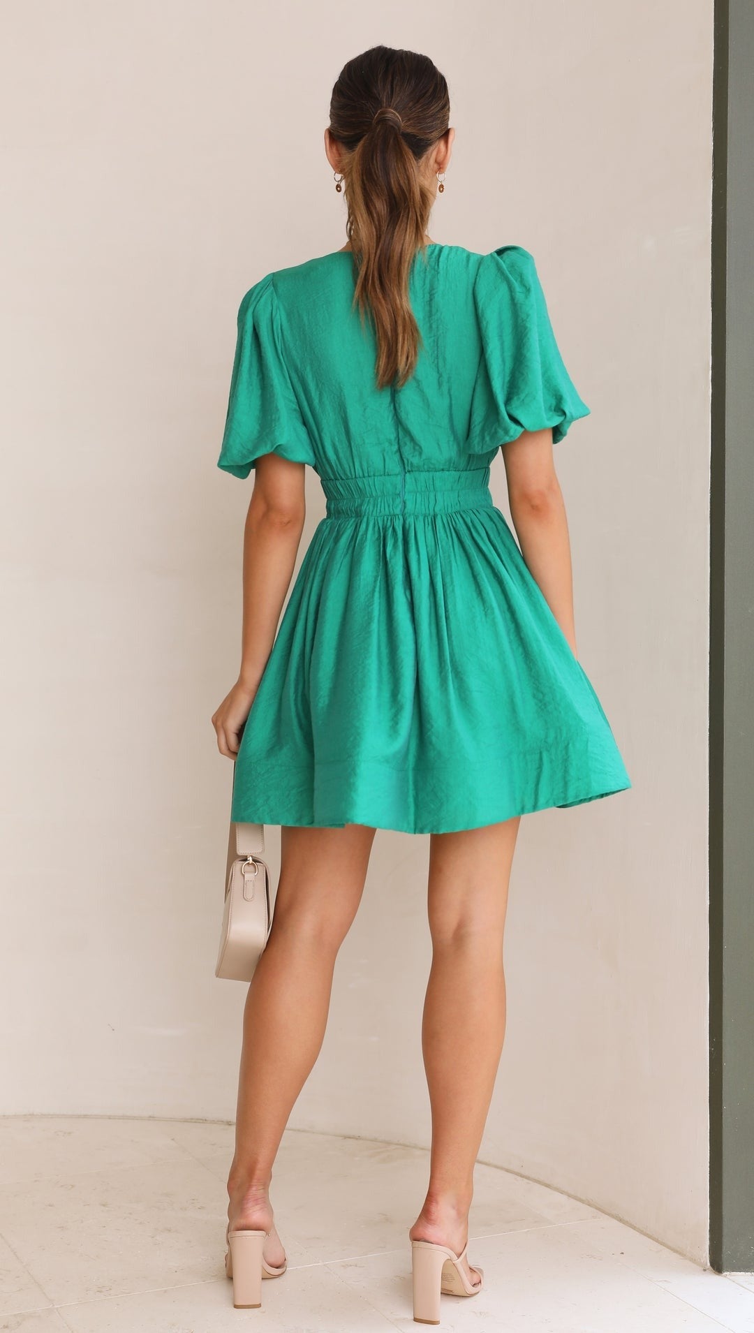 Spring Pleated Mini Dress™ – Elegante Frühlingslooks mit luftiger Leichtigkeit