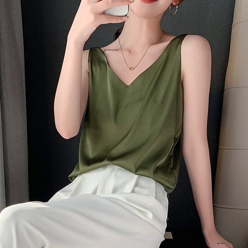 Lily | Women's Classic Relaxed Fit Draped Satin Tanks™ – Eleganter Komfort für jeden Tag