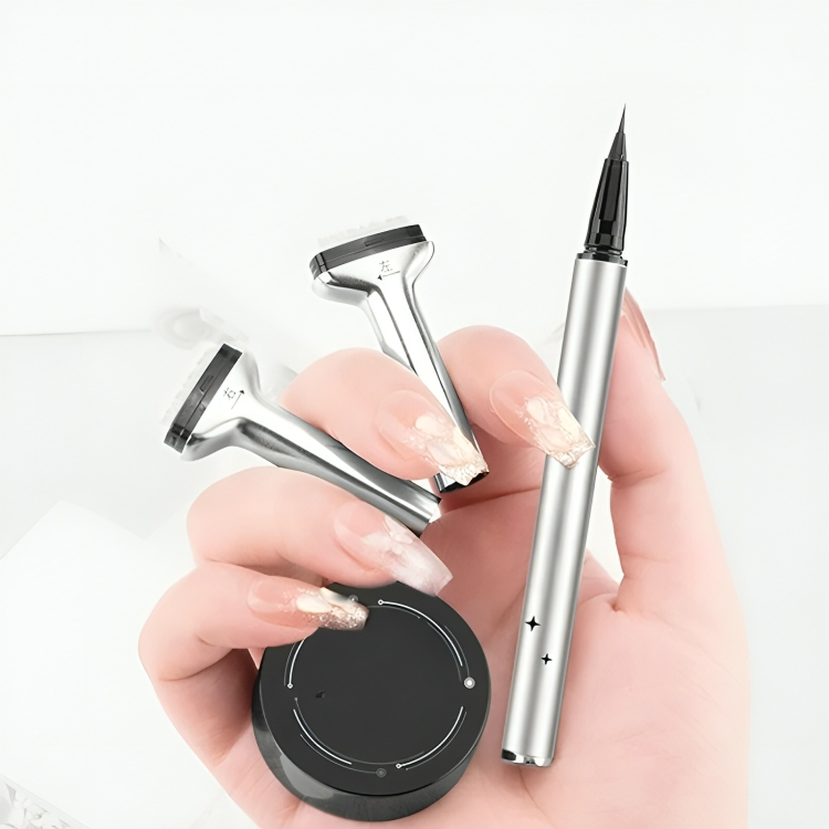 VividStrike™ – Schnelle Präzision für ein makellos strahlendes und ausdrucksstarkes Make-up [50% Rabatt]