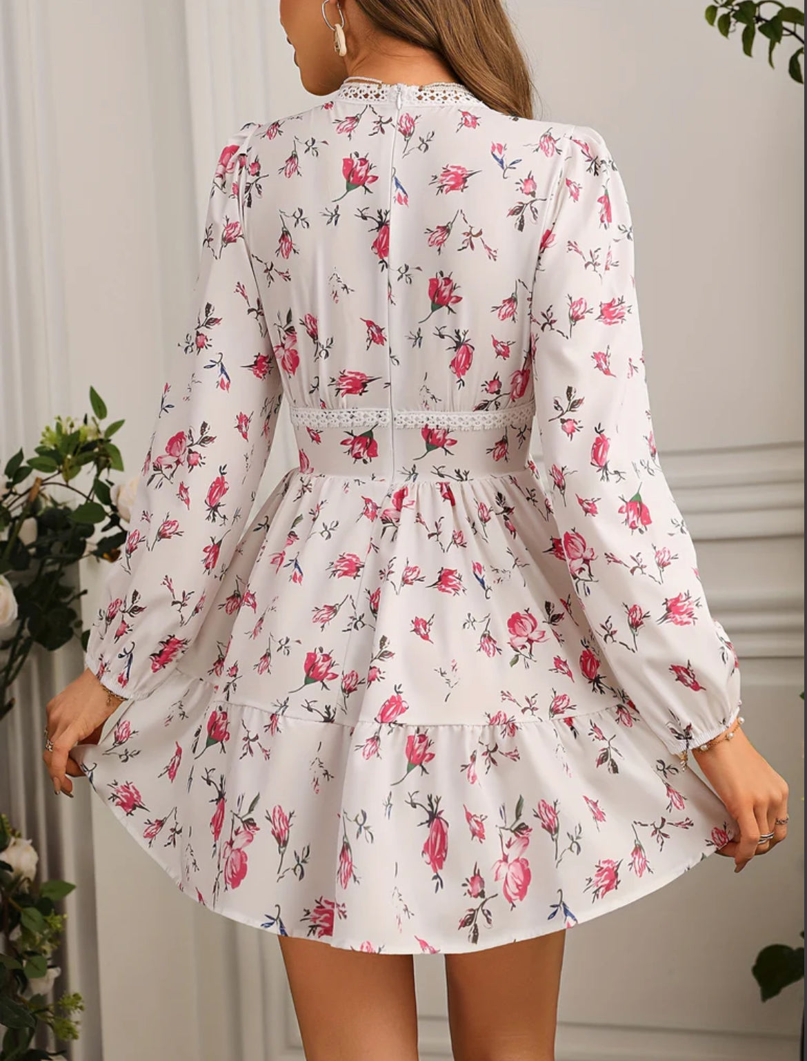 Floral Lace Trim Mini Dress™ – Romantisch-elegantes Design für mühelose Weiblichkeit
