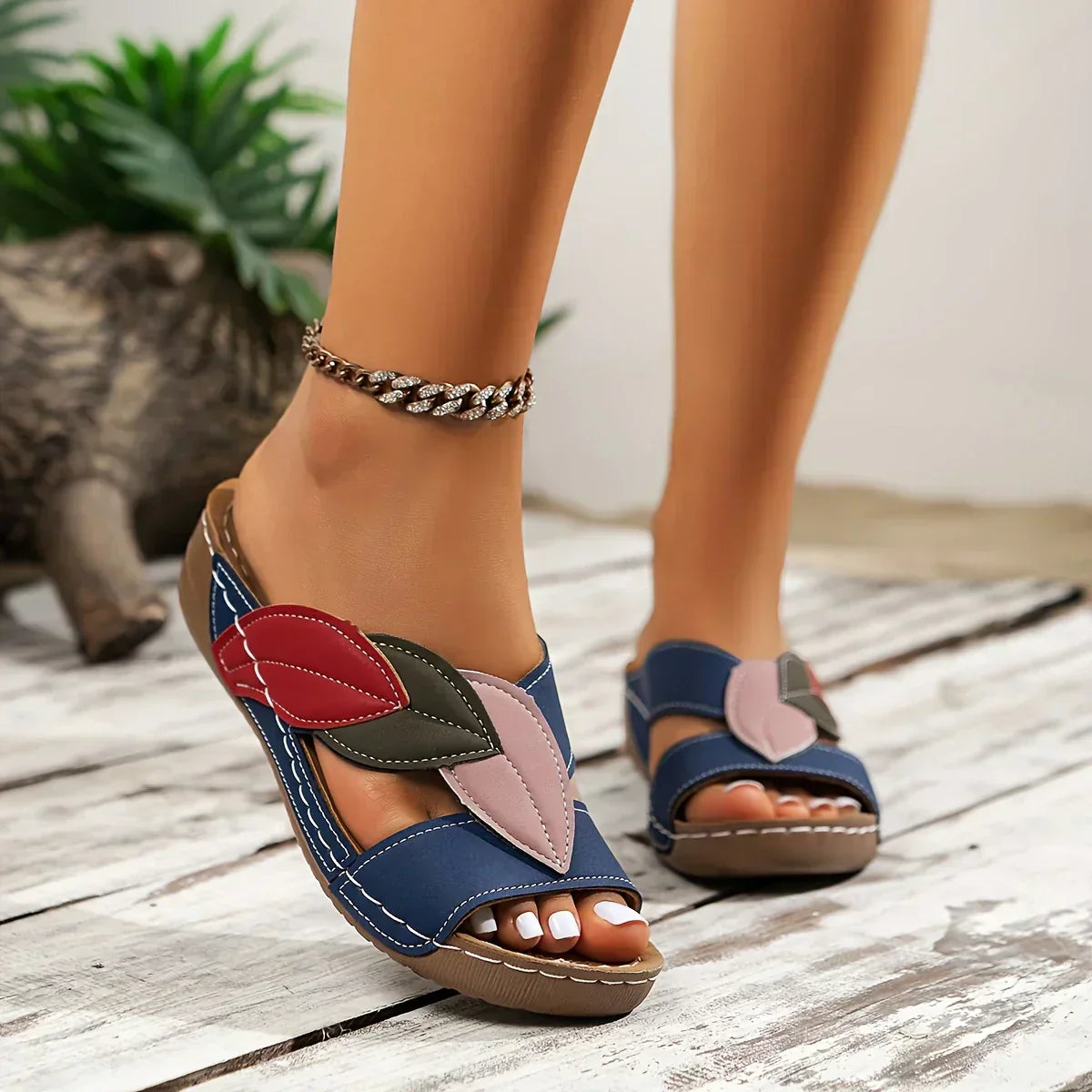 Women's Orthopedic Slide Sandals with Leaf Detail™ – Komfort trifft auf eleganten Stil