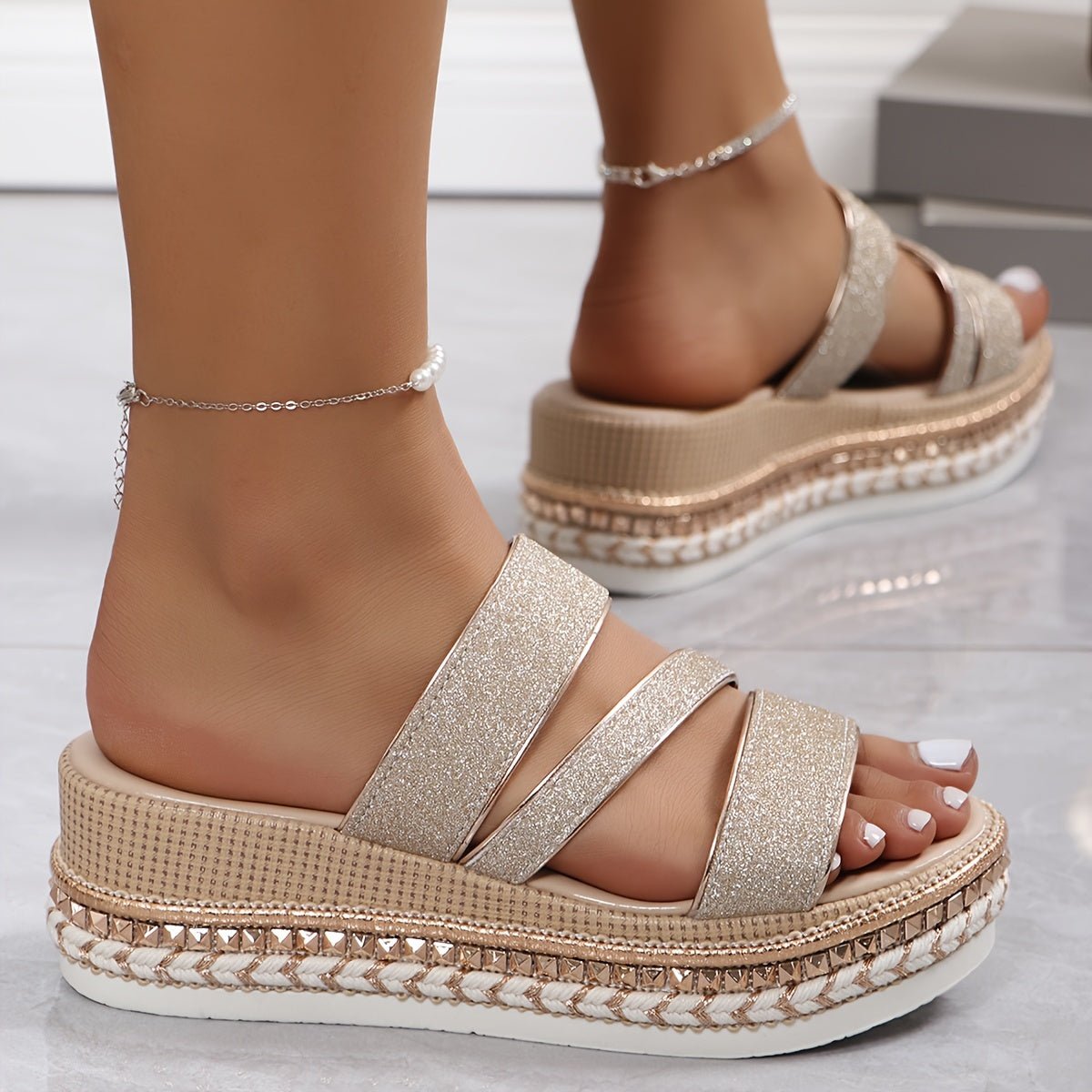Women's Strappy Platform Sandals with Adjustable Buckle and Cushioned Sole™ – Stilvolle Höhe mit ganztägigem Komfort