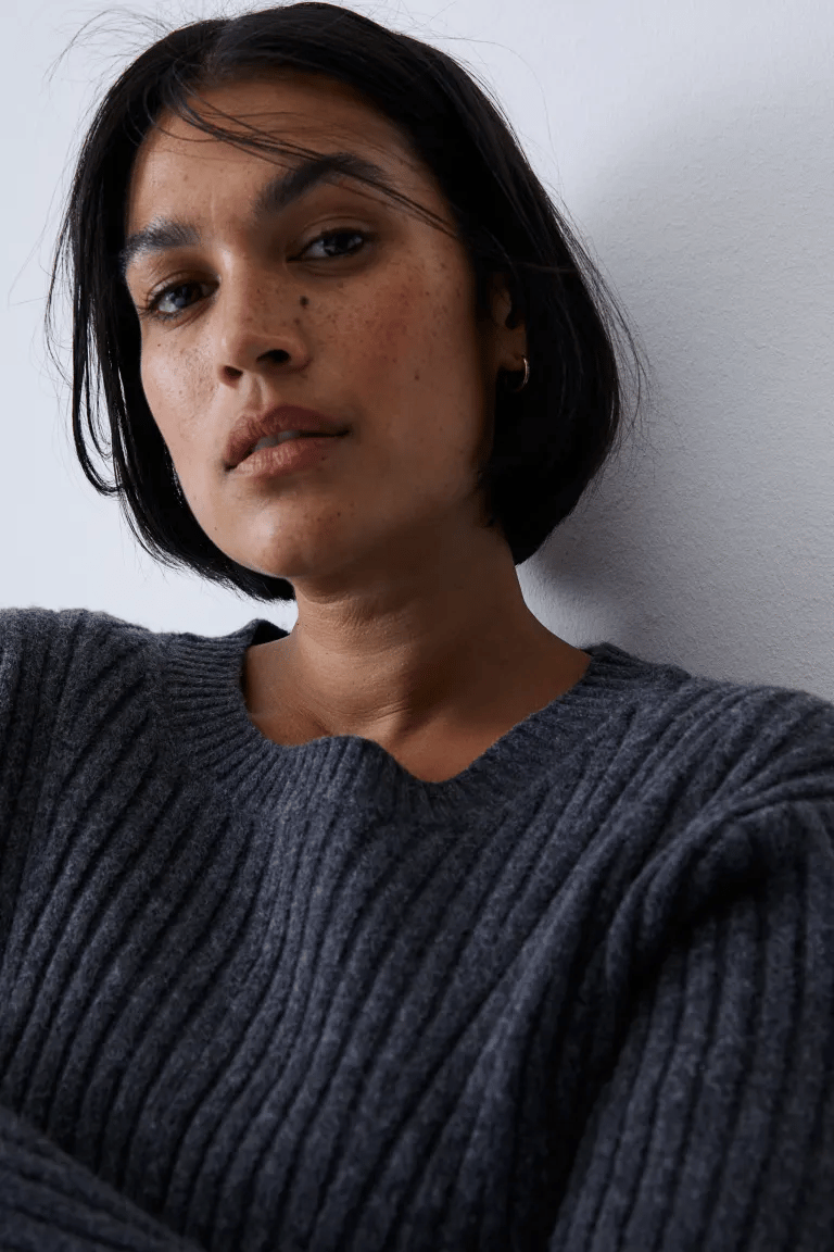 Emma™ – Rib-Knit mit Schlitzärmeln, Rundhals und schmeichelnder, figurbetonter Passform [50 % Rabatt]