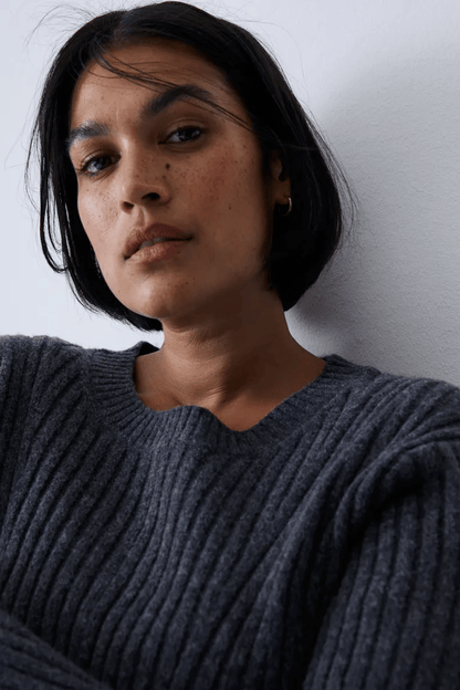 Emma™ – Rib-Knit mit Schlitzärmeln, Rundhals und schmeichelnder, figurbetonter Passform [50 % Rabatt]