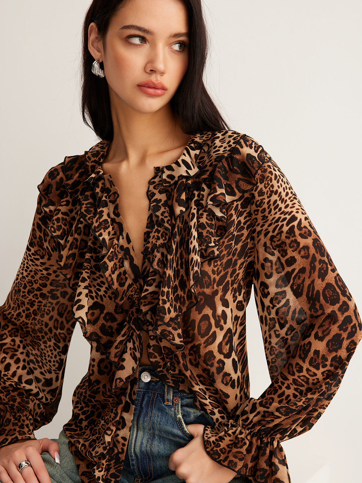 Dakota | Women's Summer Leopard Ruffle Neck Blouse™ – Eleganter Leopardendruck für stilvolle Sommertage