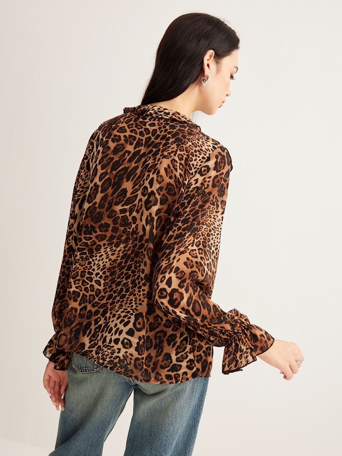 Dakota | Women's Summer Leopard Ruffle Neck Blouse™ – Eleganter Leopardendruck für stilvolle Sommertage