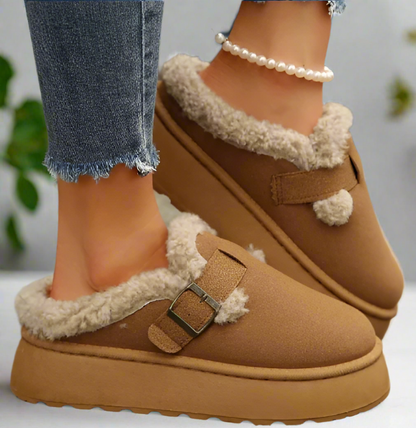 LuxeStep™ – Warme Damen-Pantoffeln mit Fell und bequemer, modischer Plateausohle [50% Rabatt]