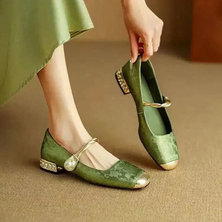 Women's Mary Jane Flats with Pearl Strap and Metallic Toe Cap™ – Zeitlose Eleganz für jeden Anlass