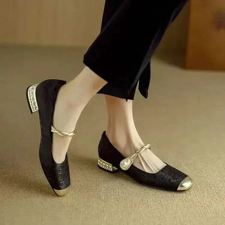 Women's Mary Jane Flats with Pearl Strap and Metallic Toe Cap™ – Zeitlose Eleganz für jeden Anlass
