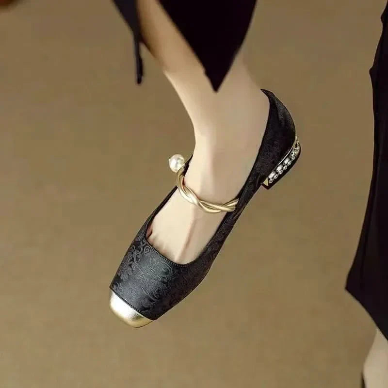 Women's Mary Jane Flats with Pearl Strap and Metallic Toe Cap™ – Zeitlose Eleganz für jeden Anlass