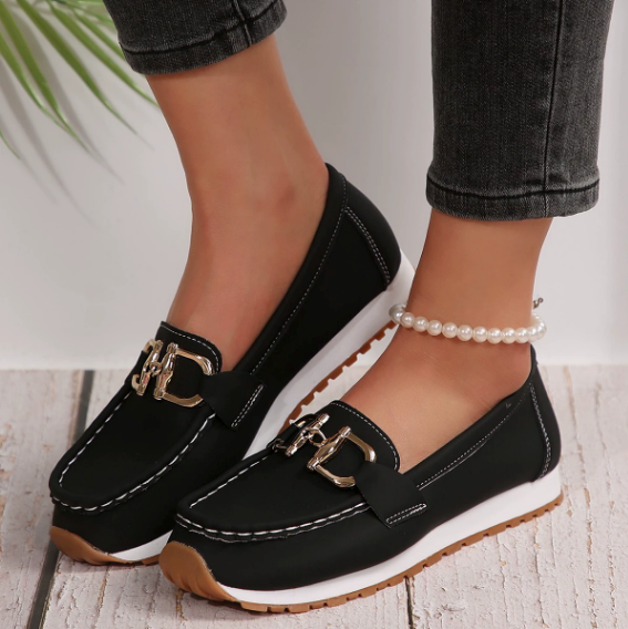 Women's Casual Loafers with Metal Buckle and Flat Wedge Sole™ – Elegante Begleiter für jeden Tag