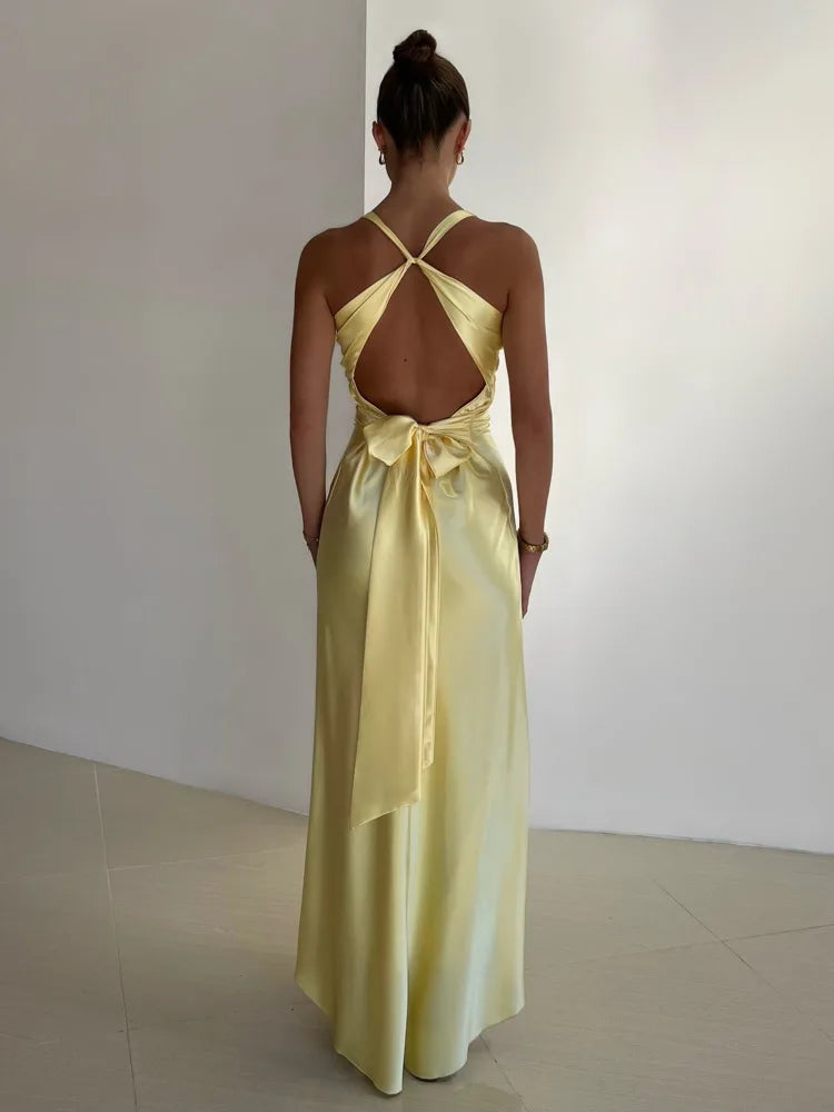 Twist-Front V-Neck Maxi Dress for Flattering Fit™ – Elegante Silhouette mit modernem Twist-Detail