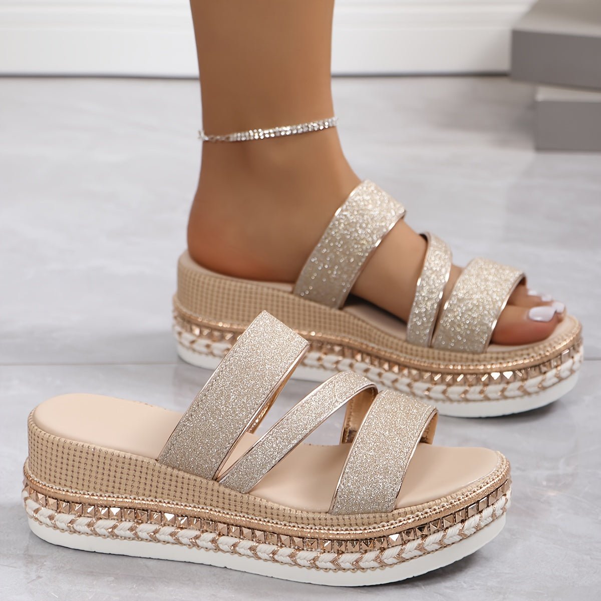 Women's Strappy Platform Sandals with Adjustable Buckle and Cushioned Sole™ – Stilvolle Höhe mit ganztägigem Komfort