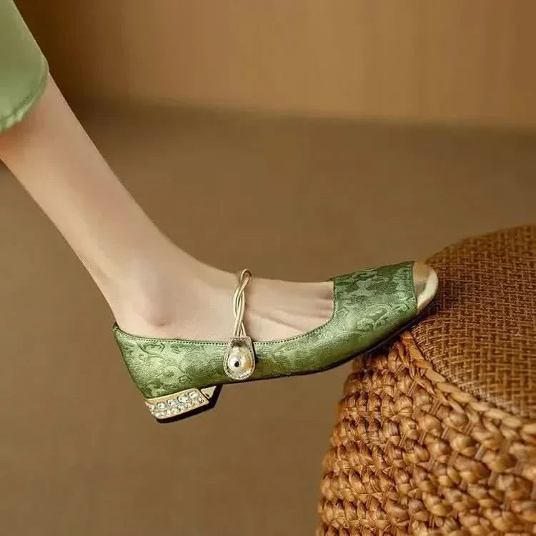 Women's Mary Jane Flats with Pearl Strap and Metallic Toe Cap™ – Zeitlose Eleganz für jeden Anlass