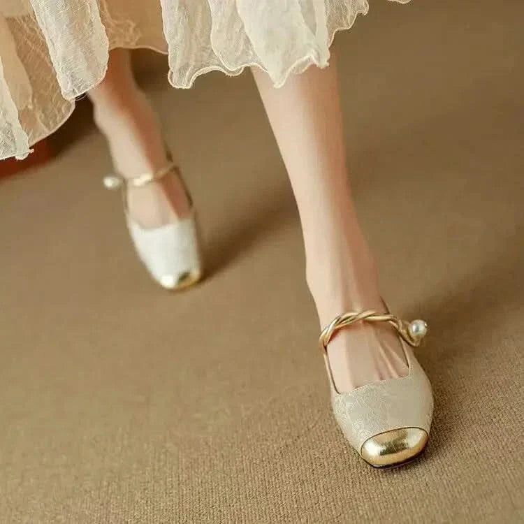 Women's Mary Jane Flats with Pearl Strap and Metallic Toe Cap™ – Zeitlose Eleganz für jeden Anlass