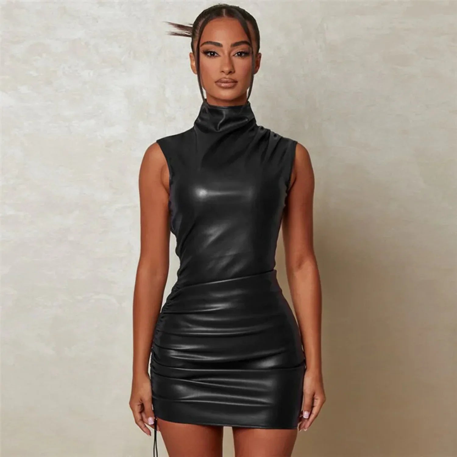 Fitted Leather Dress with Turtleneck for Women™ – Moderne Eleganz mit zeitloser Ausstrahlung