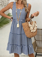 Women's Striped Sleeveless Relaxed Fit Tiered Summer Dress™ – Mühelose Eleganz für warme Tage